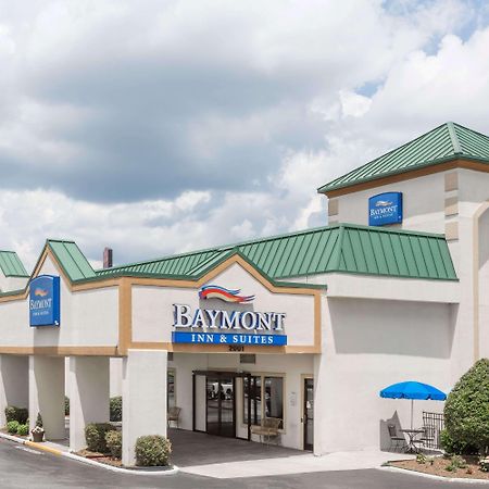 Baymont By Wyndham Greensboro/Coliseum Eksteriør billede