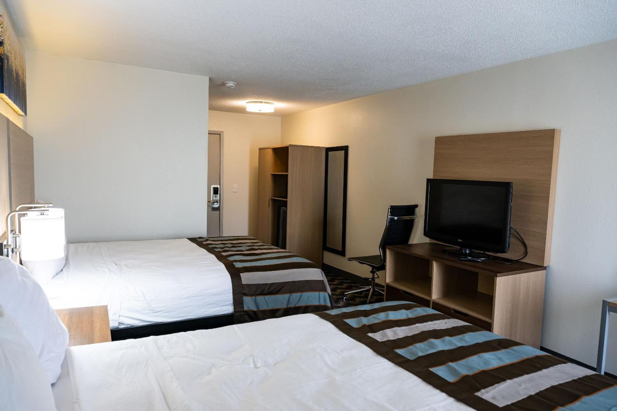 Baymont By Wyndham Greensboro/Coliseum Eksteriør billede