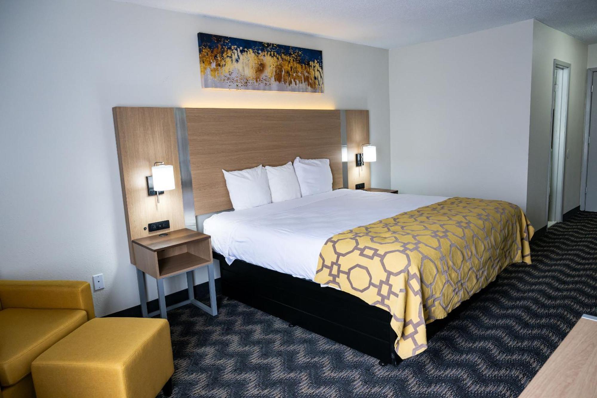 Baymont By Wyndham Greensboro/Coliseum Eksteriør billede