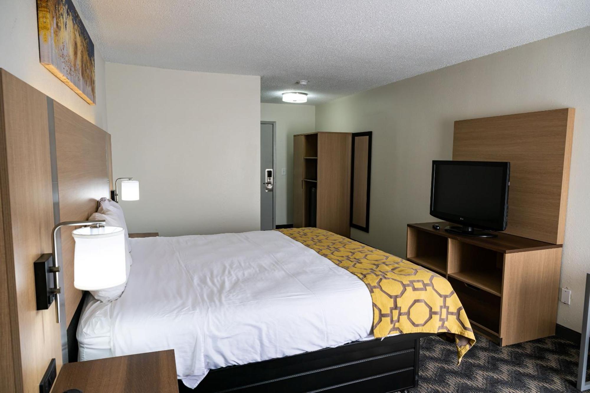 Baymont By Wyndham Greensboro/Coliseum Eksteriør billede