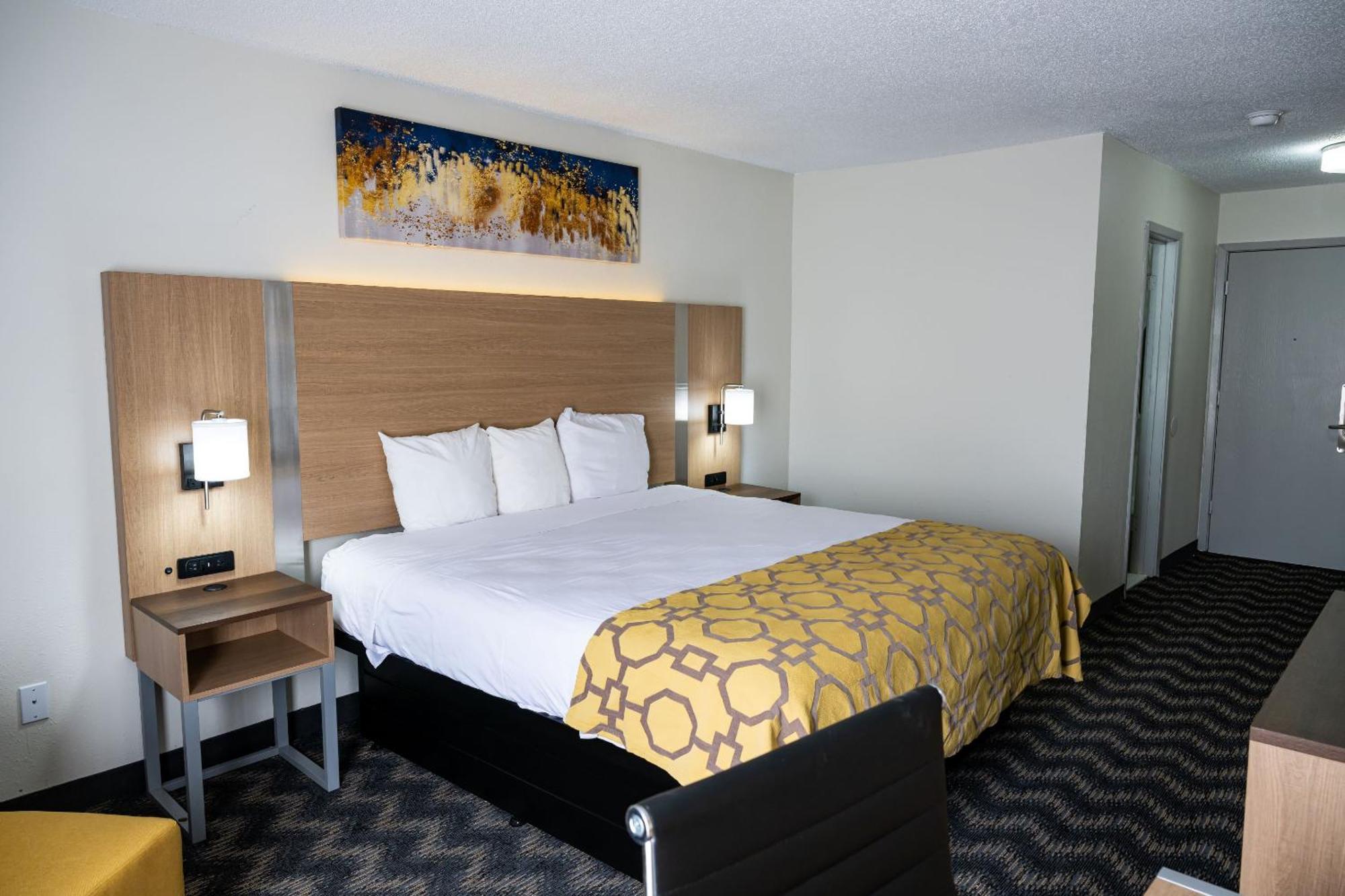 Baymont By Wyndham Greensboro/Coliseum Eksteriør billede