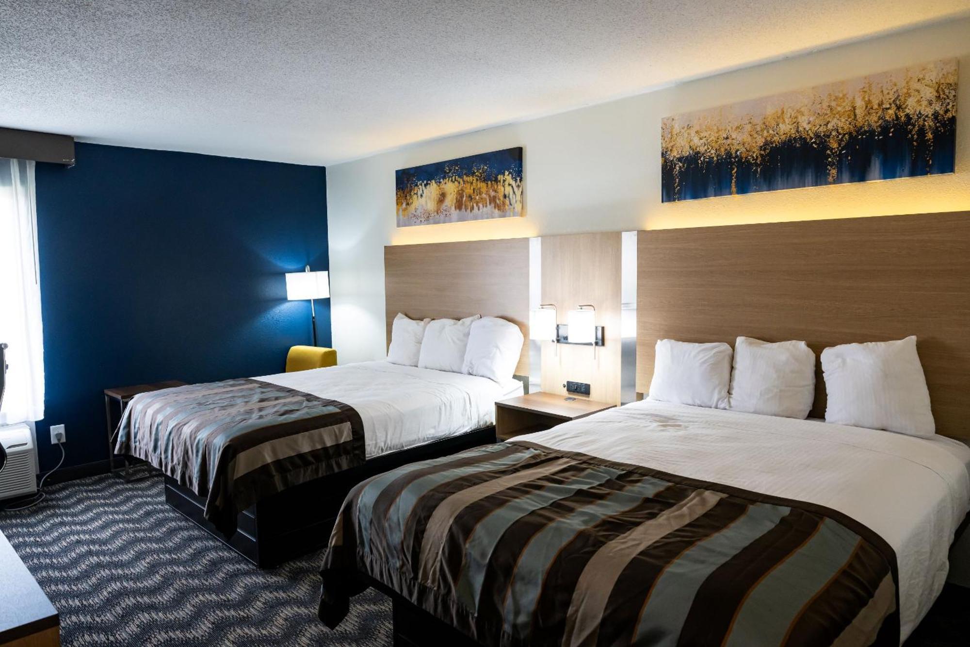 Baymont By Wyndham Greensboro/Coliseum Eksteriør billede